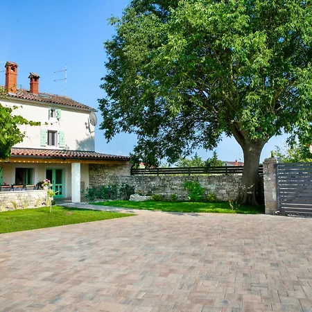 House Ladonja With Private Pool * Бале