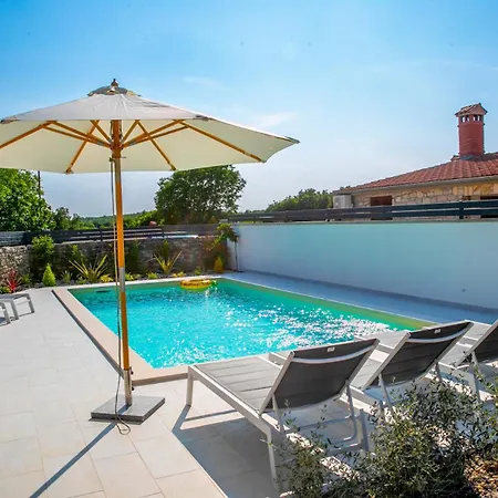 House Ladonja With Private Pool * Bale