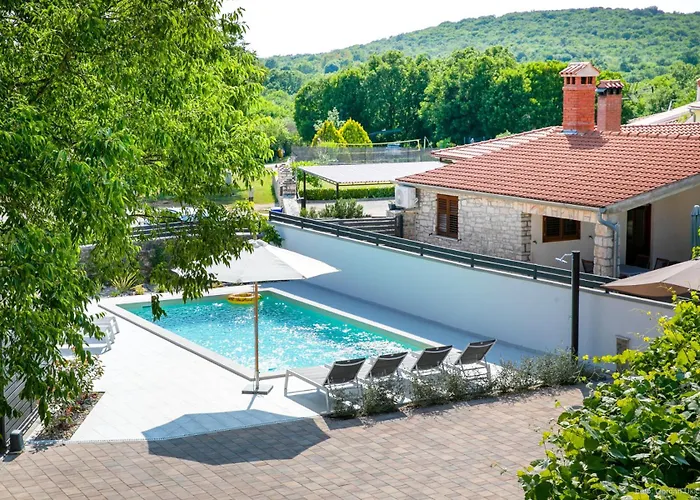 House Ladonja With Private Pool Bale